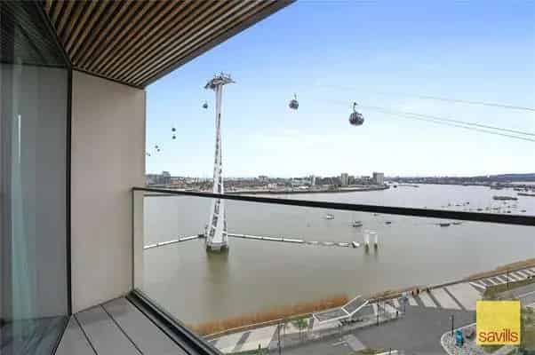 Luxury 3-Bedroom Riverfront Apartment Greenwich