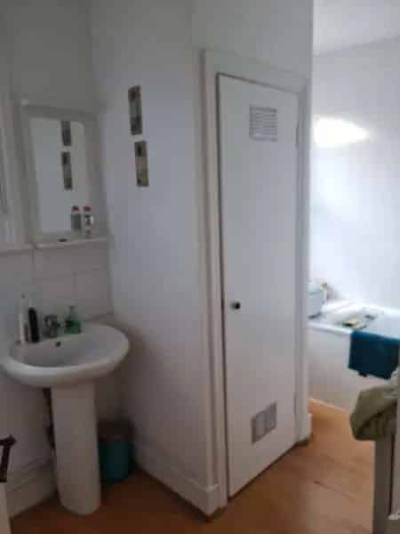 Quiet Apartment near Underground Station