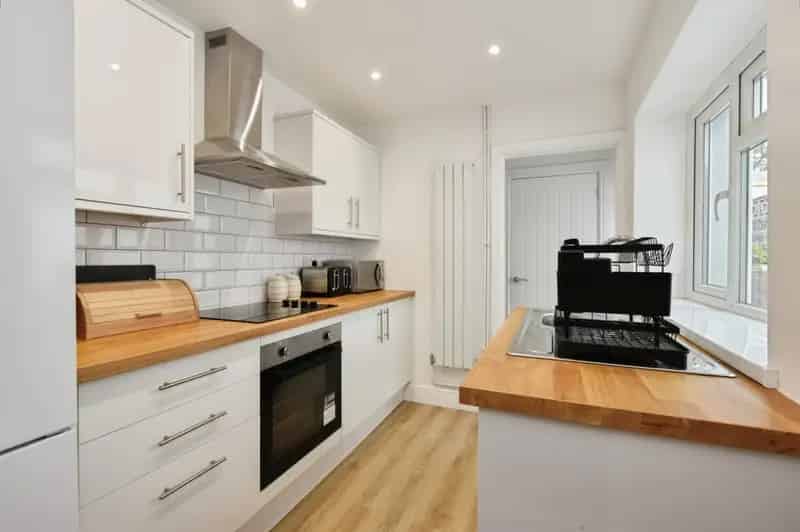 3 Bedroom Terraced House Near Schools and Parks