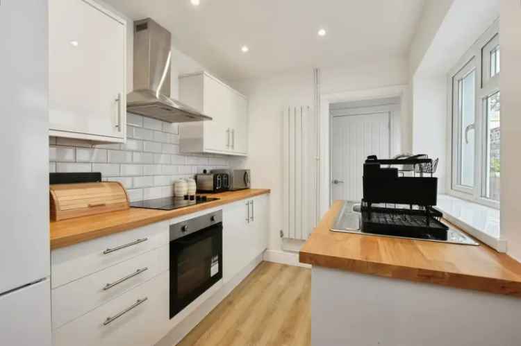 3 Bedroom Terraced House Near Schools and Parks