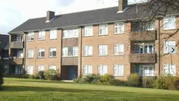 23 Bed Flat Swap for 2 Bed Barnet Bungalow 2000 Decorating Allowance