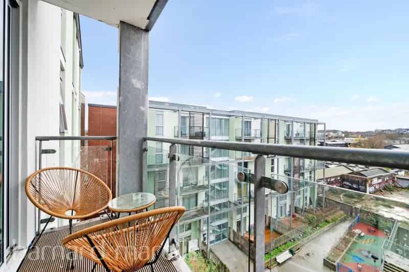 One Bedroom Apartment Peckham with Parking Near Peckham Rye Station