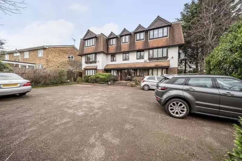 3 Bedroom Flat for Sale Near New Barnet Whetstone
