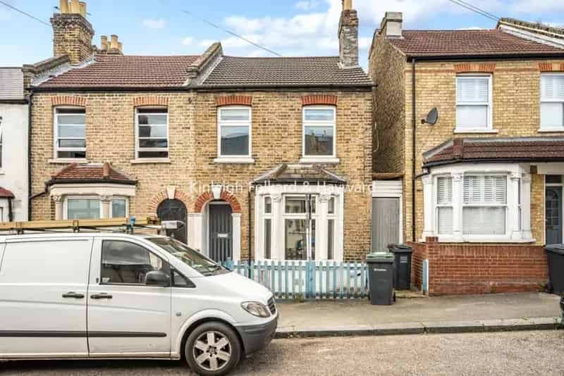 3-Bedroom House Near Lower Sydenham Station