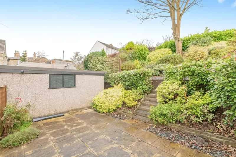 3 Bedroom Semi Detached House for Sale Birkenshaw West Yorkshire