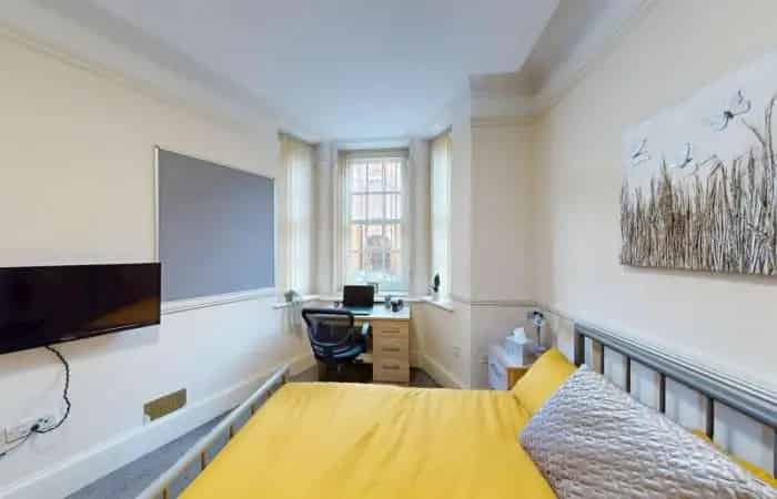 Studio to Rent