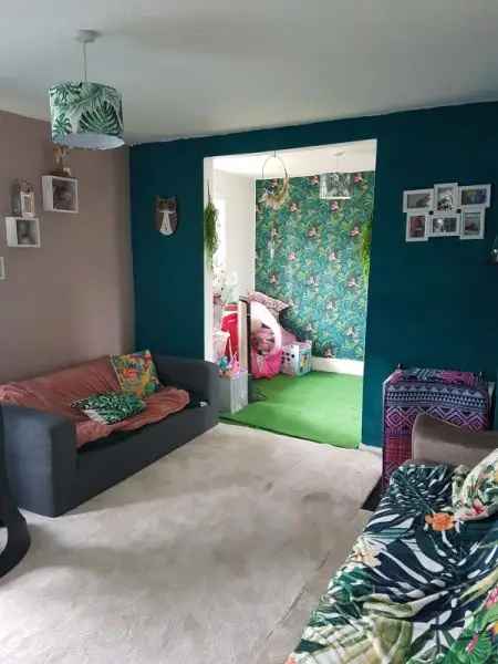 Flat For Rent in Tameside, England