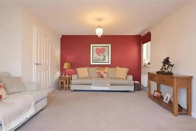 4 Bed Detached House Eskbank