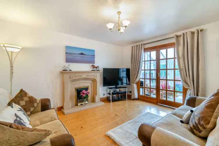 Detached House for sale with 4 bedrooms, Church Road, Penderyn