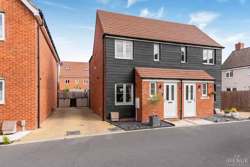 2 Bedroom Semi Detached House For Sale