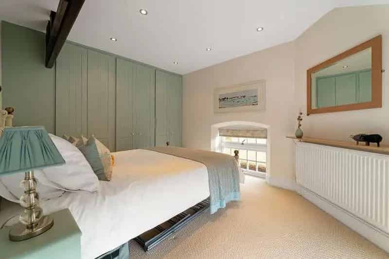 4 Bed Property for Sale in Warwickshire Village