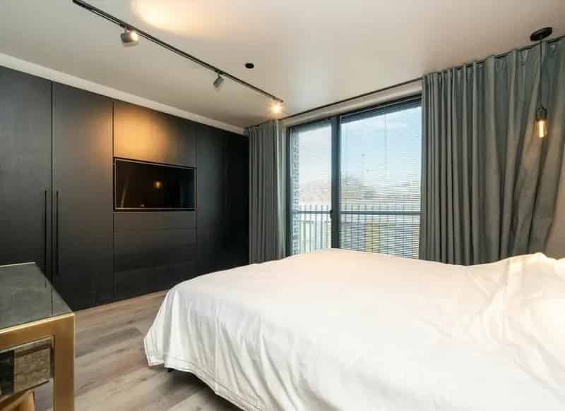 Penthouse Duplex 3 Beds 3 Baths North London Views