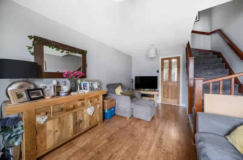 2 Bedroom House Near Ladywell Station