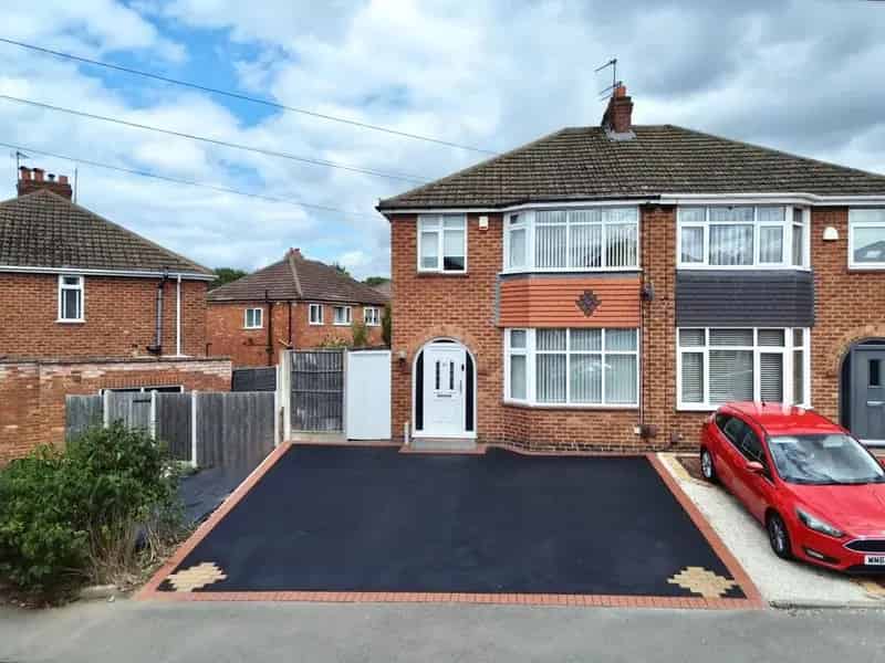 3 Bedroom Semi-Detached House for Sale