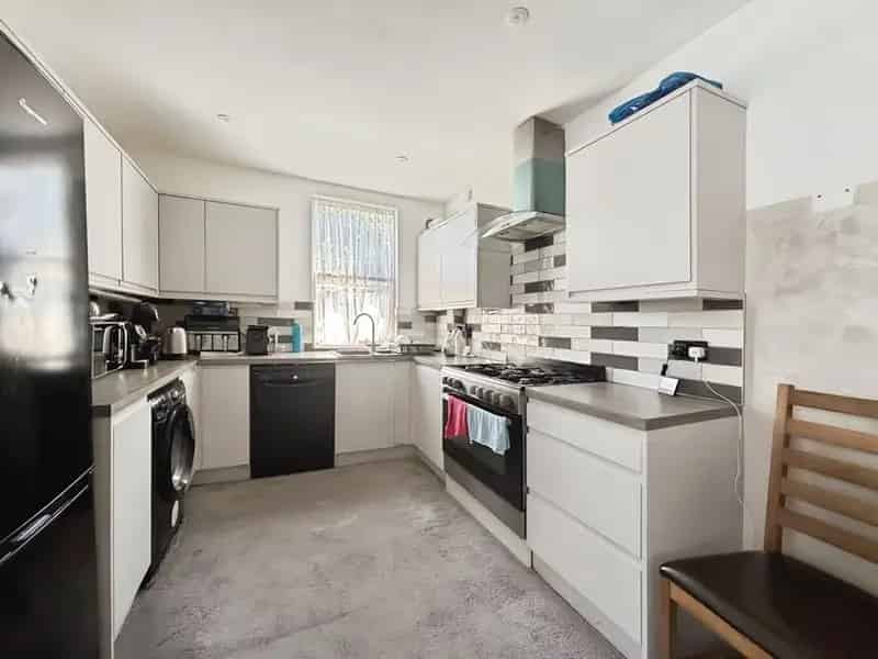 3 bedroom End Terrace House for sale, London, E6