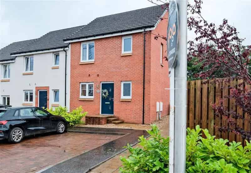 3 Bedroom End of Terrace House For Sale
