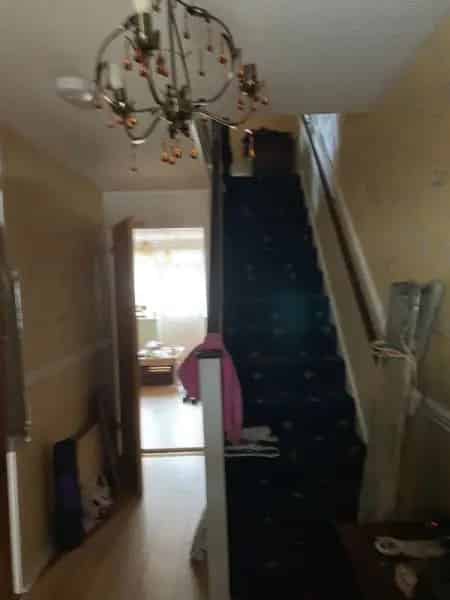 End of Terrace House with Double Bedrooms Near Shops and Parks