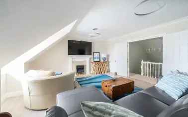 Flat For Sale in Torquay, England