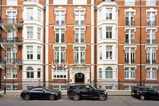 Luxury Flat for Sale in Franklins Row SW3