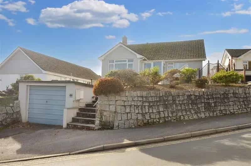 3 Bedroom Detached Dormer Bungalow For Sale
