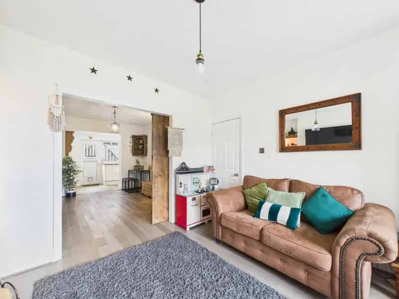 3 Bedroom House For Sale in Riddlesden Near Keighley