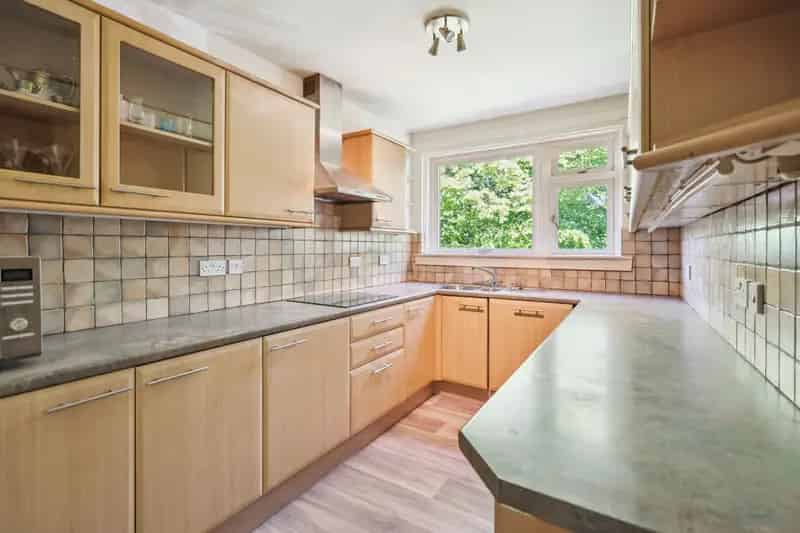 Three Bedroom Top Floor Flat in The Grange Edinburgh
