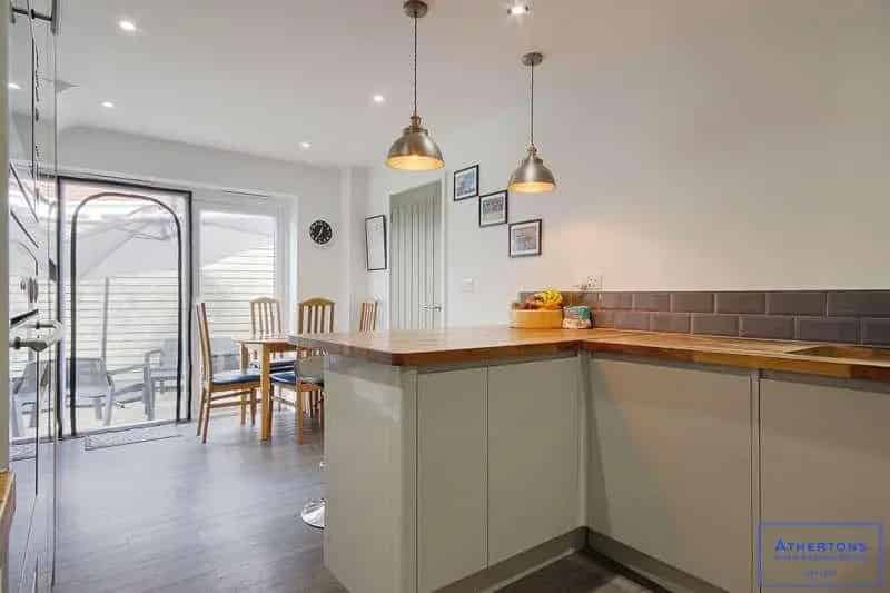 3 Bed Family Home Stunning Harbour Views Double Garage