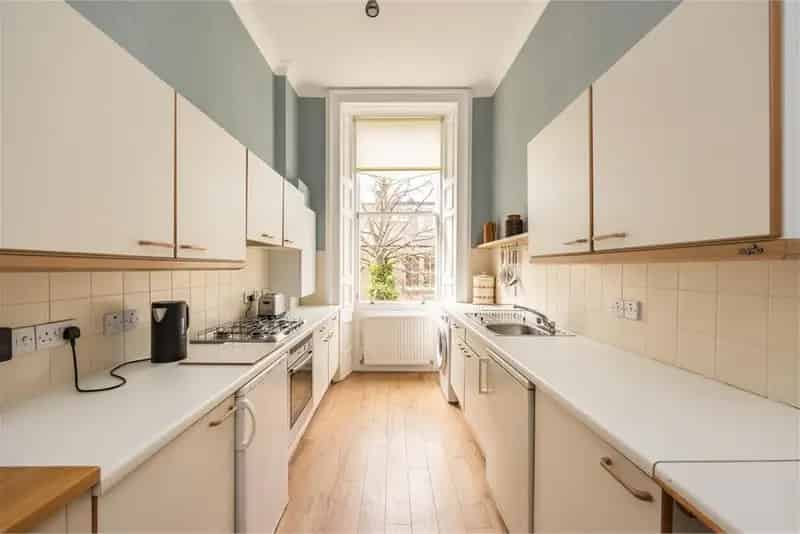 3 Bed Flat - Upper with 2 Reception Rooms