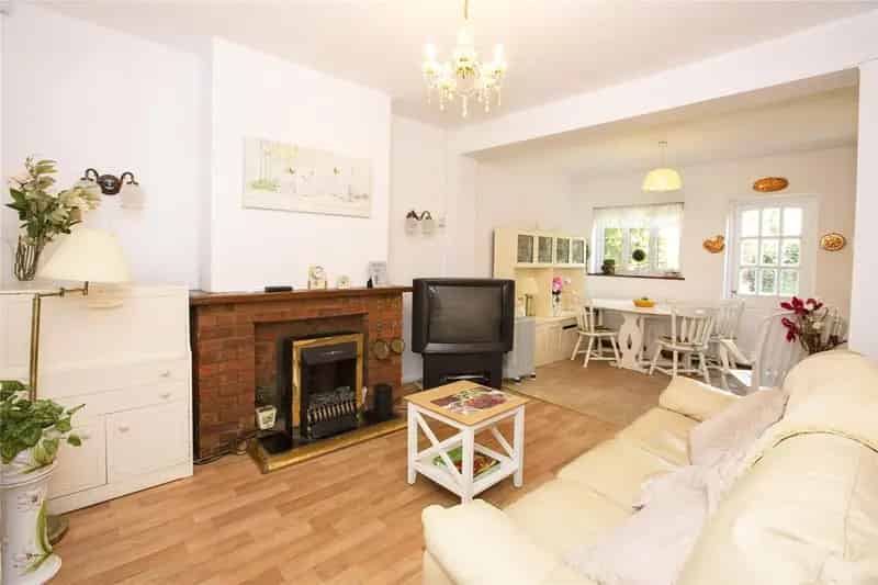 3 Bed End Terrace House Near Central Park