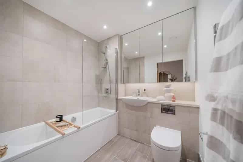 Flat For Sale , London, England
