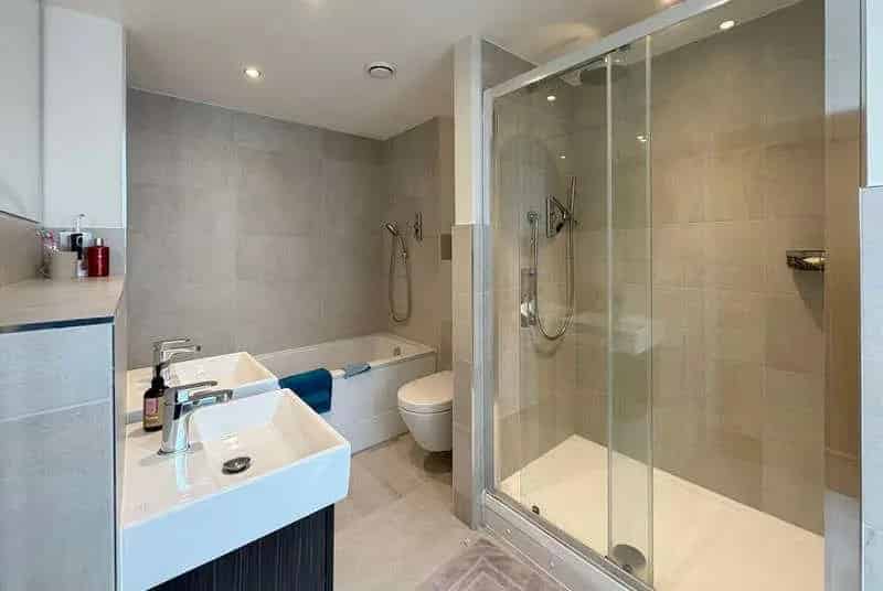 2 Bed Flat for Sale Stunning Water Views Secure Parking