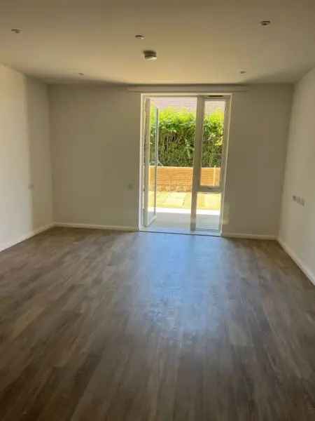 Flat For Rent in Ashford, England