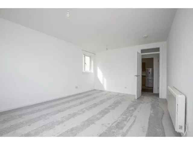 2 Bedroom Flat for Sale - Spacious Apartment with Private Carport