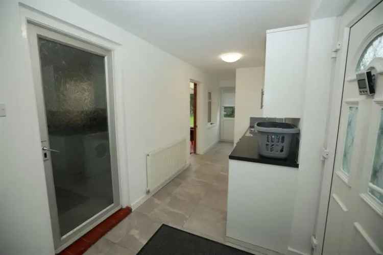 3 Bedroom Bungalow for Sale in Castle Bromwich