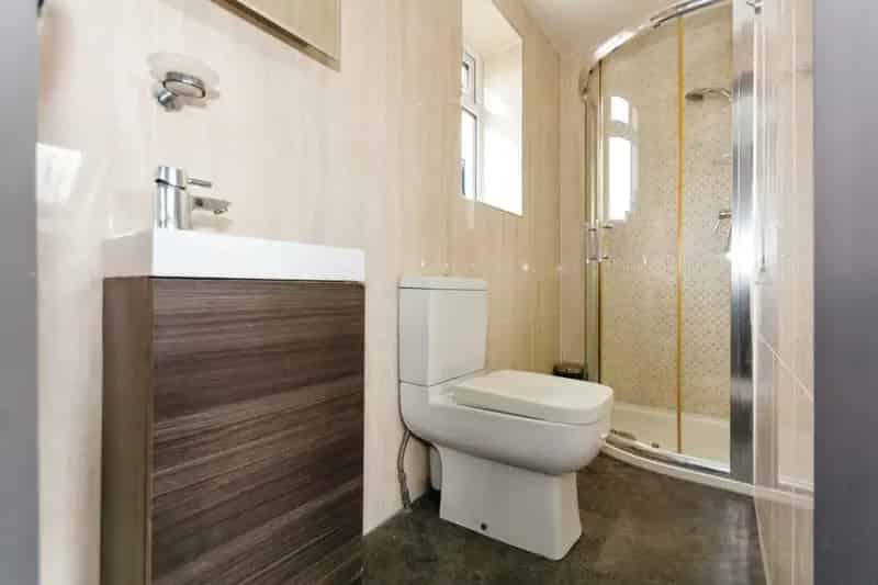 Five Bedroom House with Large Garden and En-Suite