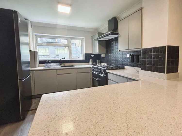 6 Bedroom Semi-Detached House for Sale in Hamstead