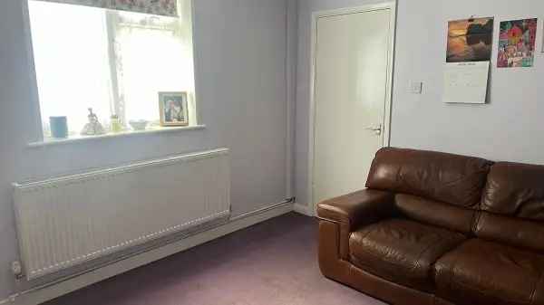 Flat For Rent in Ashford, England