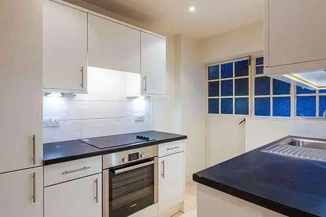 Flat to rent in Pelham Court, Fulham Road, London SW3