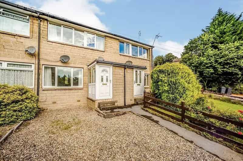 2 Bedroom Mid Terrace House for Sale Thongsbridge West Yorkshire