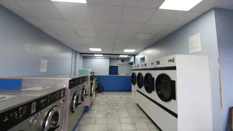 High Street Shop Unit with 2-Bedroom Maisonette