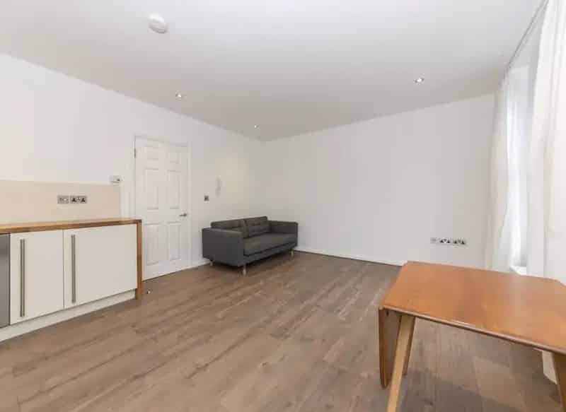 One Bedroom Flat Open Plan Reception Kitchen