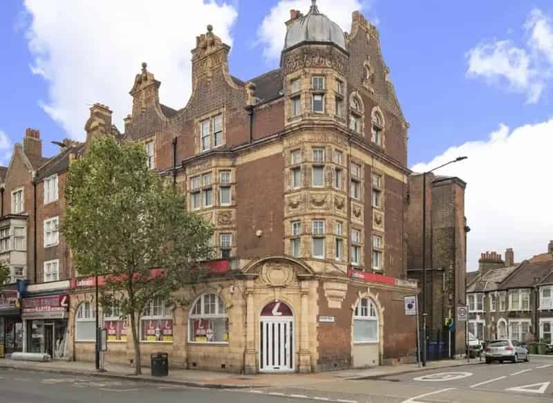 One Bedroom Victorian Flat Old Kent Road Royal London Buildings
