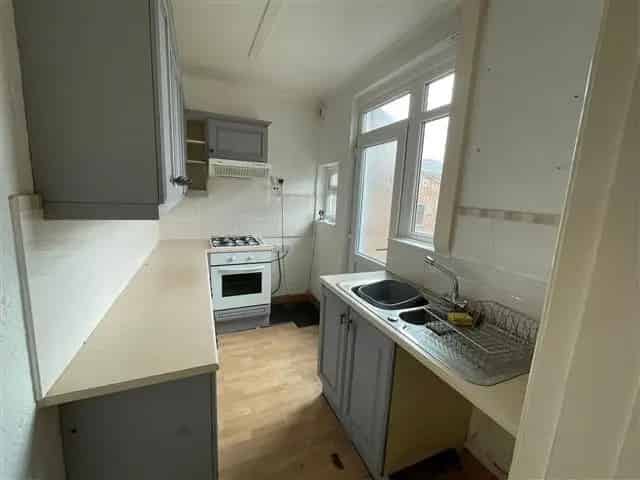 Three Bedroom Mid Terrace House with Zero Deposit Guarantee