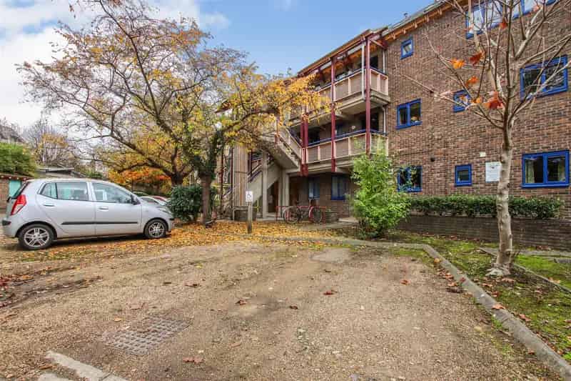 2 Bedroom Flat House to Rent