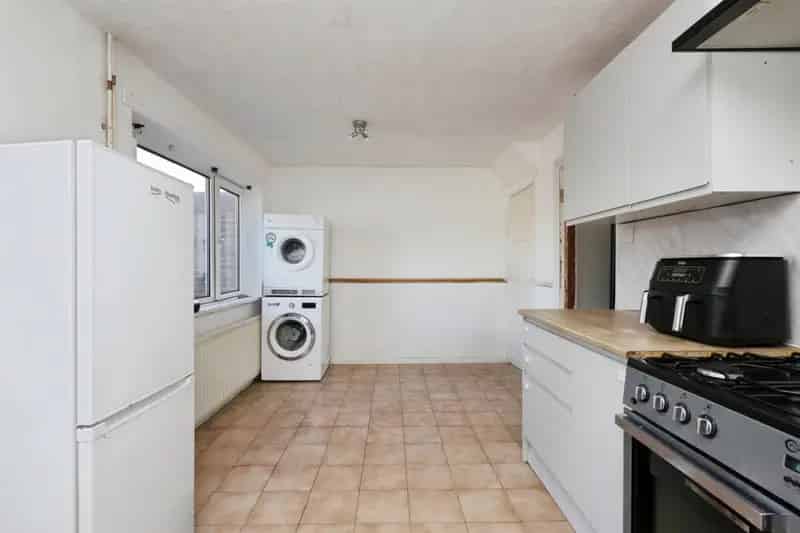 Three Bedroom Mid Terraced House in Hailsham