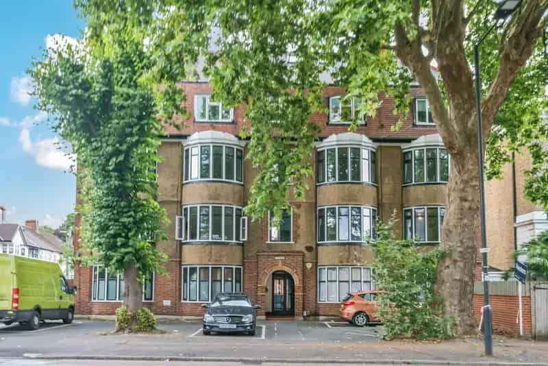 Superb Clapham Home - No Onward Chain