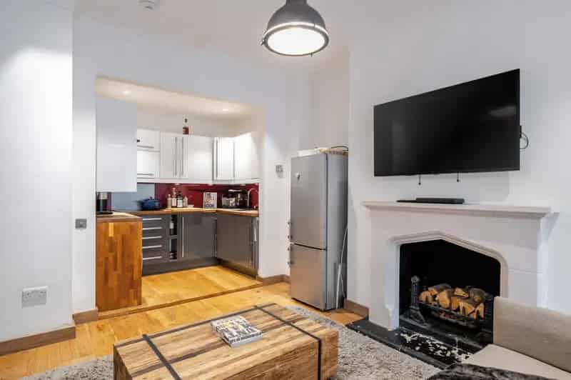 2 bedroom flat for sale