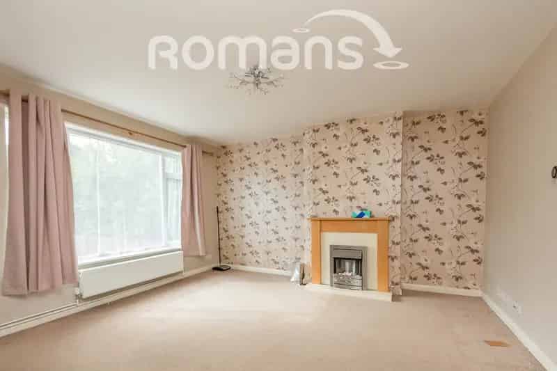 3 Bedroom Semi-detached House Camberley No Deposit Option