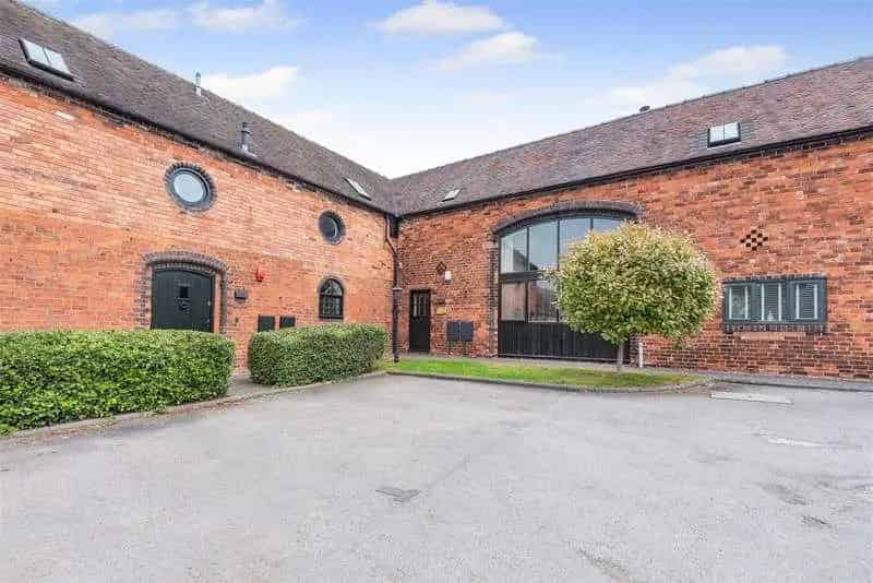 3 Bed Property for Sale with Grand Drawing Room and Large Office