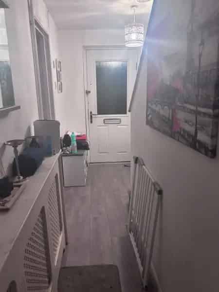 3 Bed End Terrace House Near Shops and Town Centre